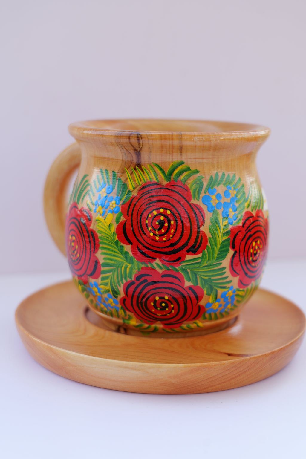 Tea cup with saucer | 4 red flowers