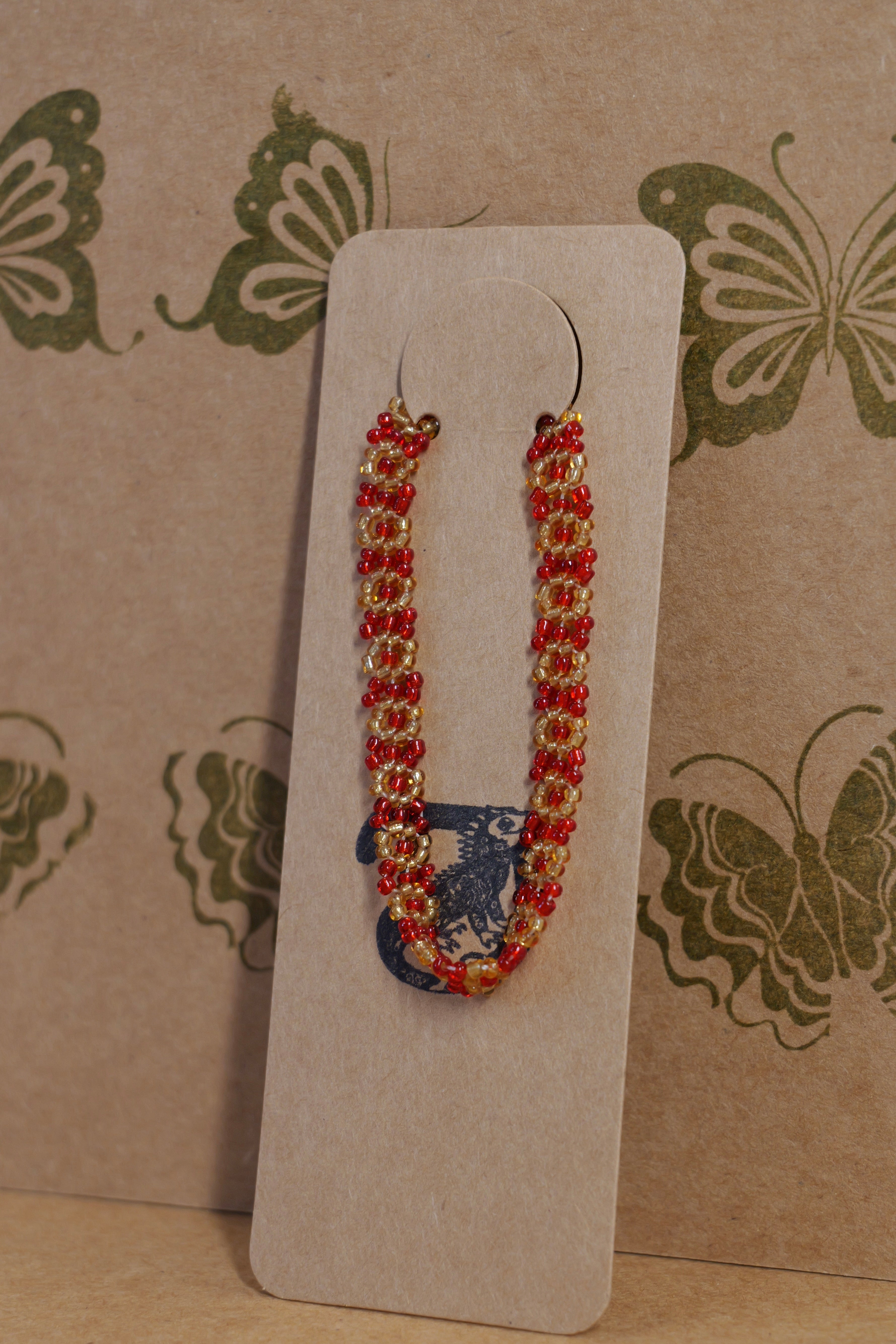 Hand beaded daisy bracelet