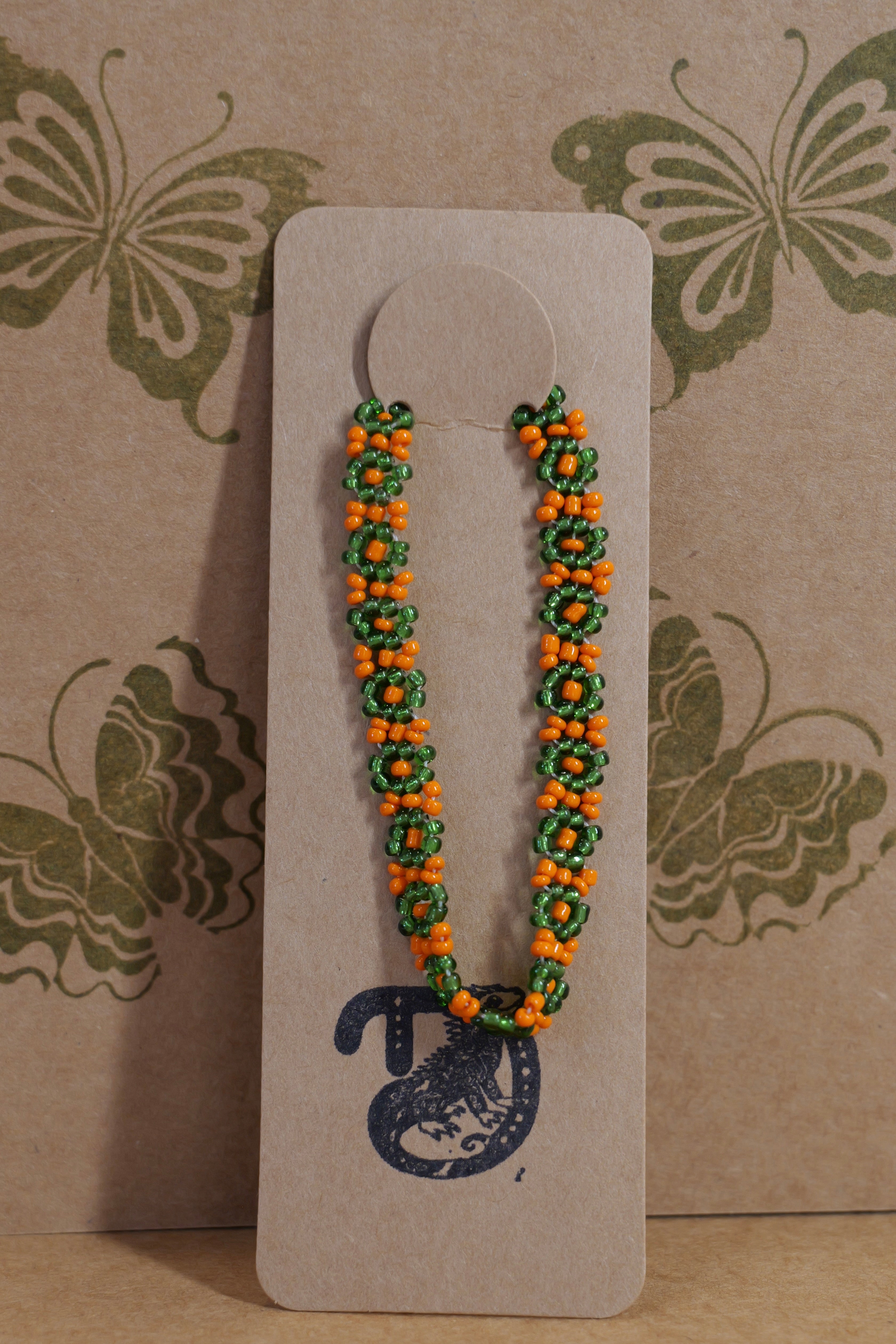 Hand beaded daisy bracelet