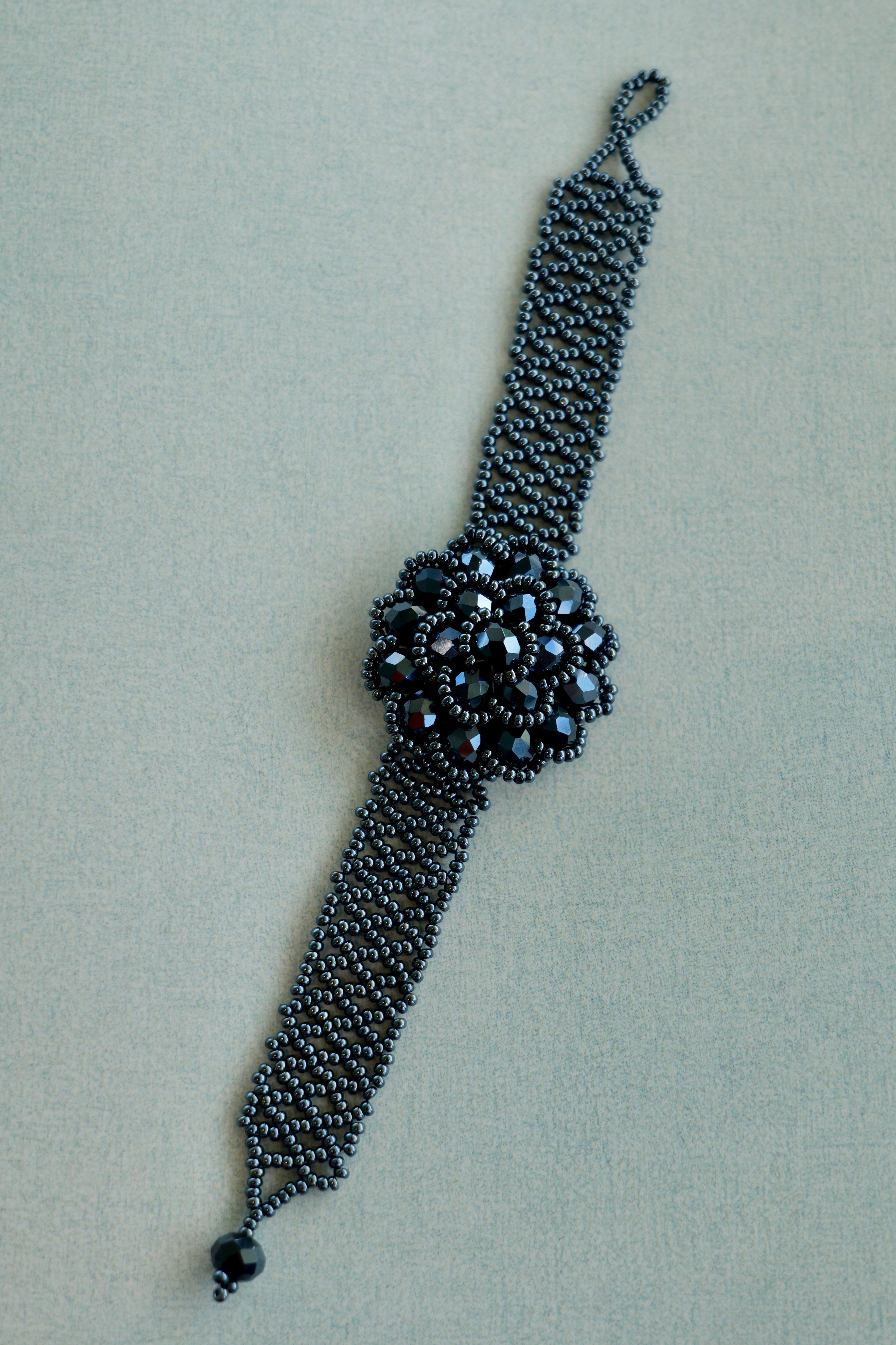 Metallic Black Floral Glass Seed Bead Bracelet