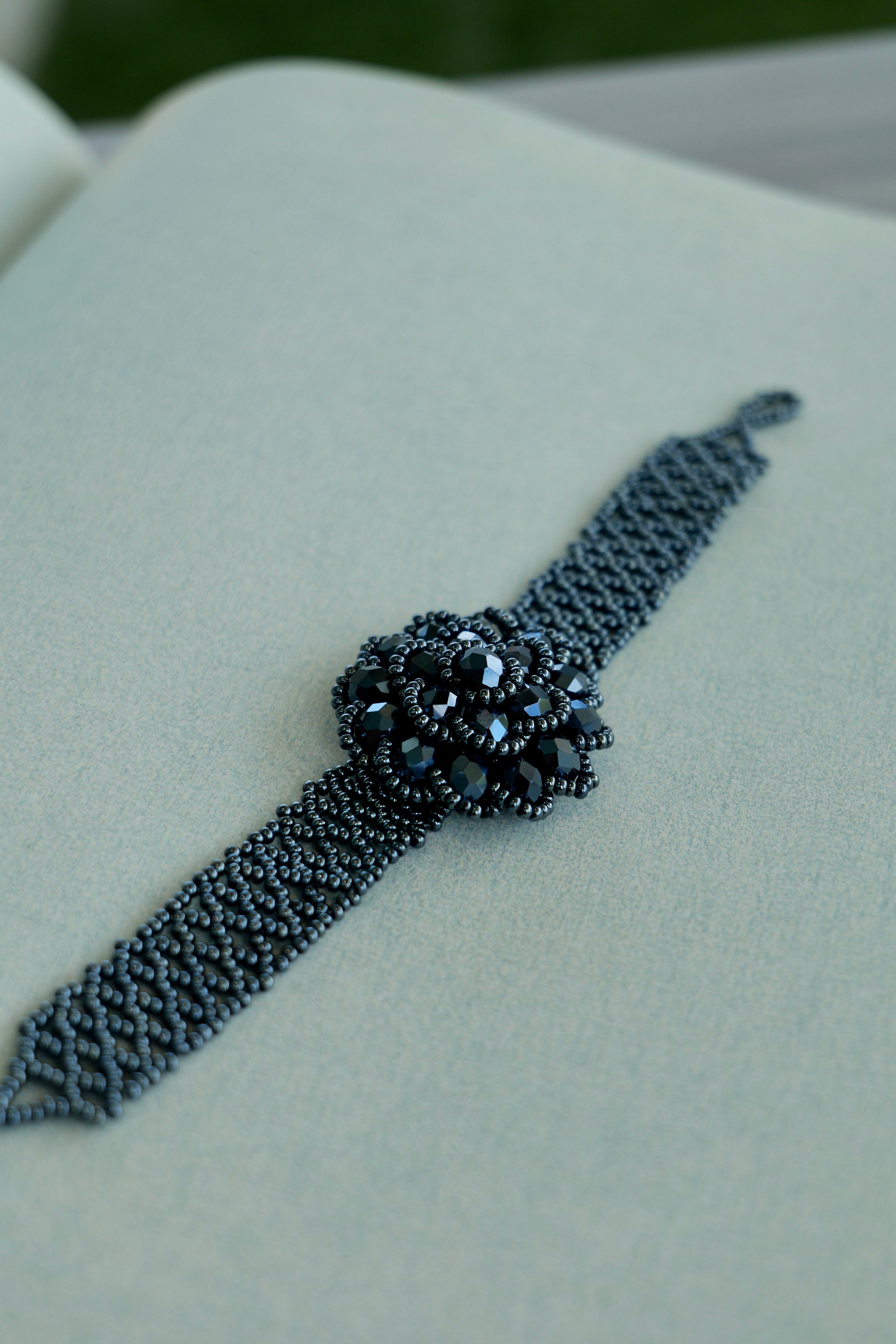 Metallic Black Floral Glass Seed Bead Bracelet